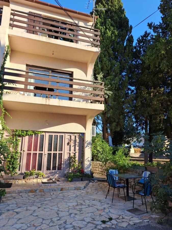 Apartmani Svitlana Sukošan Eksteriør billede